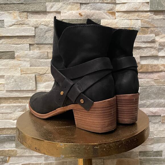UGG 10 Elora Black Nubuck Leather Boots | Western Revival, Punk Rock, Foldover - Picture 7 of 12